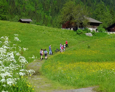 PXL011b Heureux randonneurs (source BP)