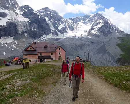 PXL134 Courageux, nous allons descendre en téléphérique !