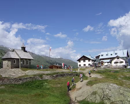 DSCF5071 20/07 Refuge Zufallhutte, très fréquenté mais avec une très belle vue sur les glaciers