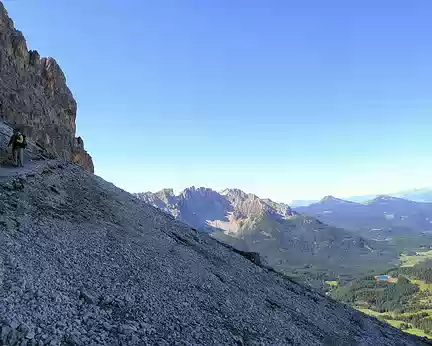 PXL025 Sentier menant à la via-ferrata Passo Santner.