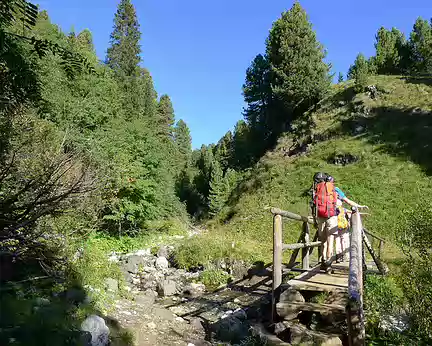 PXL045 Même en septembre, les ruisseaux coulent à flot.