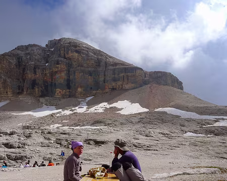 PXL068 Pause au refuge Boé avant...