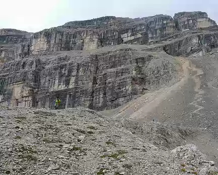 PXL105 Descente des Pizes de Furcia Rossa par le pierrier.