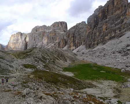 PXL118 La barrière rocheuse de Lagazuoi.
