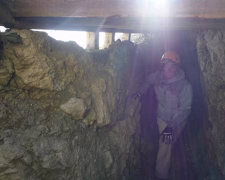 PXL133 Dans les galeries souterraines.