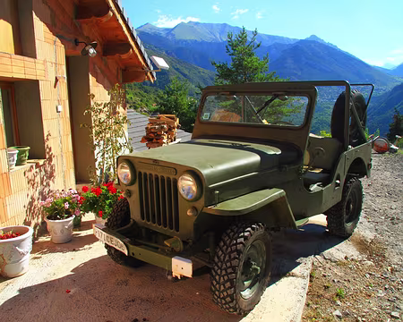 PXL094 Une Willys, en super état.