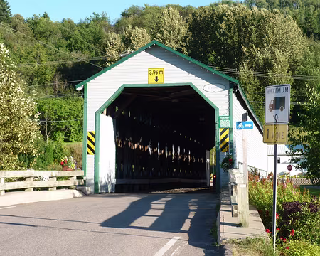 44 Pont couvert à l'Anse Saint-Jean