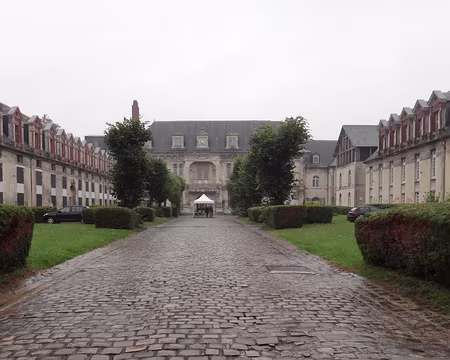 PXL000 Nous profitons des Journées du Patrimoine 2013 pour mieux découvrir le Valois. Le château de Villers-Cotterets est actuellement occupé par une maison de...