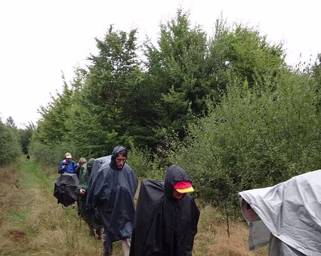 PXL012 Ponchos et capes de pluie sont de rigueur aujourd'hui...