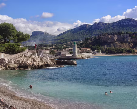 Cassis (plage du Bestouan) Cassis (plage du Bestouan)