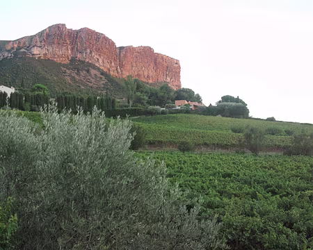 Les falaises du cap Canaille au crépuscule Les falaises du cap Canaille au crépuscule