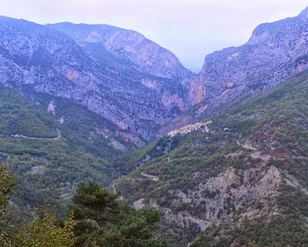 PXL009 ... notre objectif, le village perché d'Aiglun.