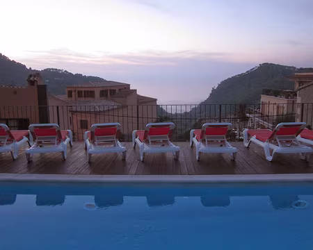 PXL058 Piscine de notre hôtel à Estellencs