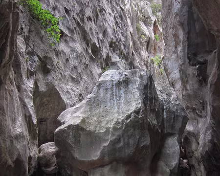 PXL140 Le passage se rétrécit