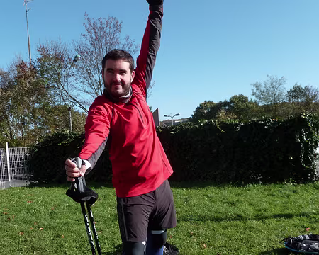 P1040279 pas de section Escrime au CAF-IDF, mais des exercices pour étirer les mollets!