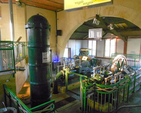 PXL023 Salle des machines hydrauliques (1846) du Duc d'Aumale remplaçant la machine en bois du Prince de Condé