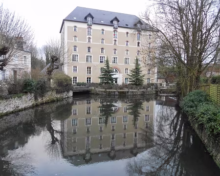 PXL014 L'ancien moulin sur la Juine à Auvers-St-Georges.