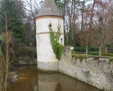 PXL009z1495 Les douves de la Cour-Senlisse