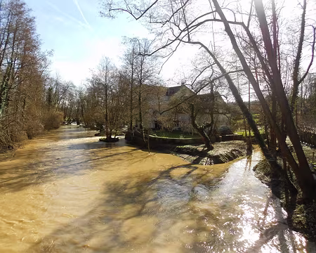 PXL002z1498 Le Grand Morin en crue au moulin de Prémol (XIIIè s. )