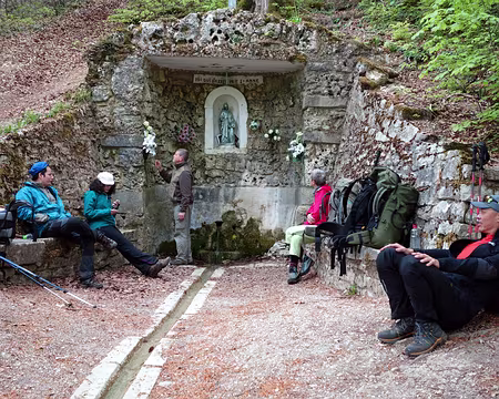 DSC01741 Saint Anne et sa fontaine