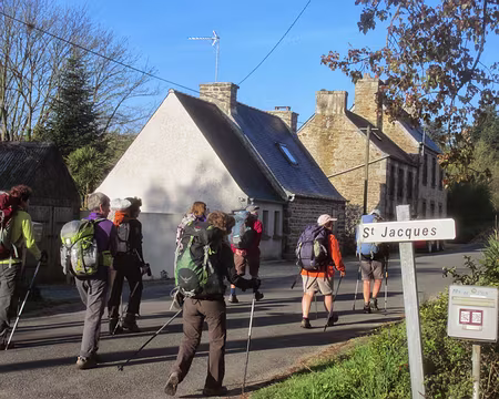 PXL082 des pélerins et un autre St Jacques