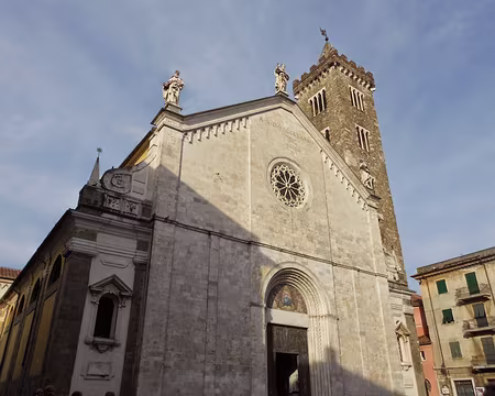PXL090 Eglise de Sarzana