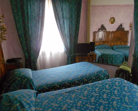 PXL121 Chambre à Camaiore