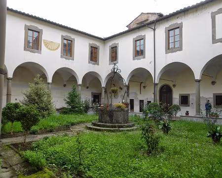 PXL169 J13 - Cloître du Monastère S. Francesco, lieu de notre hébergement