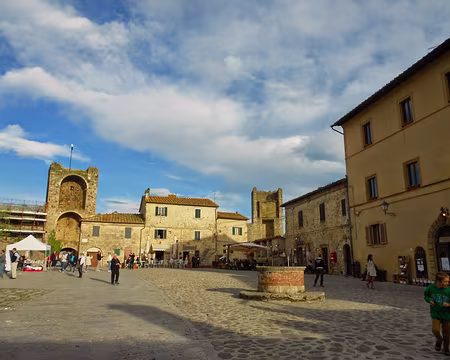 PXL201 La place du village