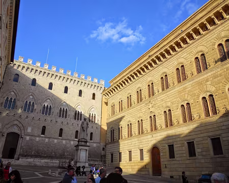 PXL214 Place Salimbeni