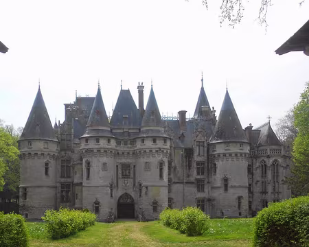 PXL019z1524 Château de Vigny construit entre 1867 et 1880 dans le style Troubadour.