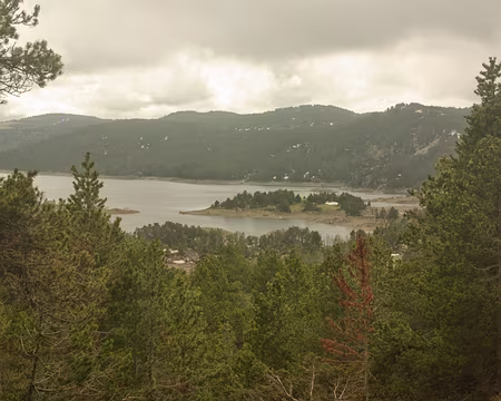 Le lac des Bouillouses (il aurait dû être plein à cette saison) Le lac des Bouillouses (il aurait dû être plein à cette saison)