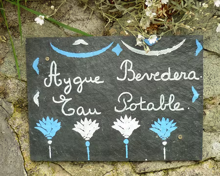 PXL046 ... l'eau (plate) à nous offrir...