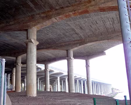 PXL001 Aéroport de Funchal - Sous la piste sur Pilotis