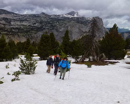 PXL022 Il reste encore de la neige à 1800 m