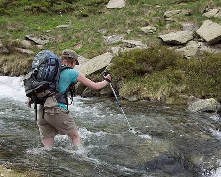 FM9A0705 Le GR repasse rive gauche...