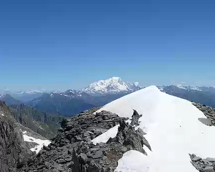 DSC02875c9 4/4, le Mont Blanc se cache derrière une corniche de neige