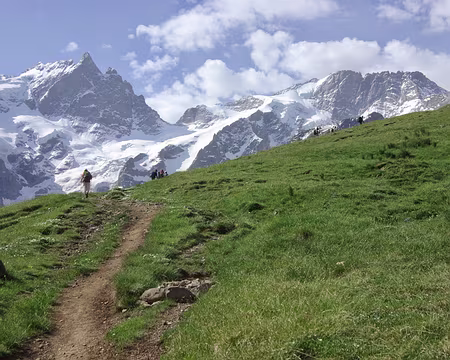 Montée vers le plateau d’Emparis Montée vers le plateau d’Emparis