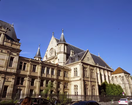 PXL004 L'ancienne église St-Martin-des-Champs est un vestige du prieuré dans lequel est installé le Conservatoire des Arts et Métiers depuis 1798.