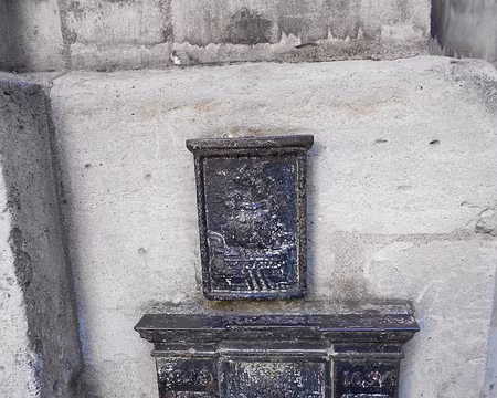 PXL014 Plaque de nivellement installée au carrefour des principales artères de Paris par le Baron Haussmann