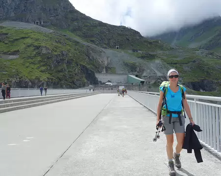 PXL015 Le sommet du barrage, 15 mètres de large