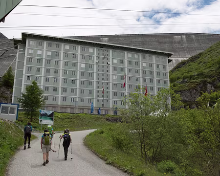 FM9A1474 L'hôtel Ritz, ancien logemement des ingénieurs pendant la construction du barrage