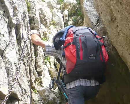 PXL002 Cheminée d'accès au refuge de la Dent d'Oche.
