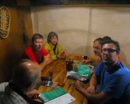 PXL040 Au sec pour un casse-croûte au chalet du Plan Mya.
