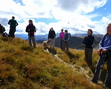PXL058 Nous écoutons, tous ravis, les histoires de loup.