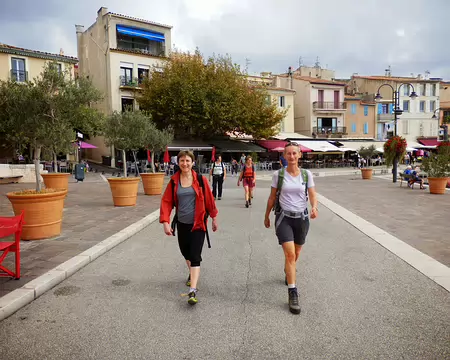 PXL000 drôles de dames au port de Cassis