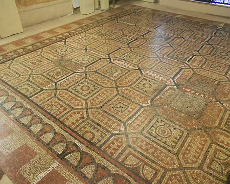 PXL024 Mosaïque gallo-romaine découverte en 1912 à Souzy-la-Briche