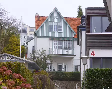 PXL113 Blankenese, banlieue chic