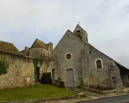 PXL007 Eglise St-Mammès et le Manoir de la Louvetière, manoir seigneurial et ferme fortifiée du XIIè s.