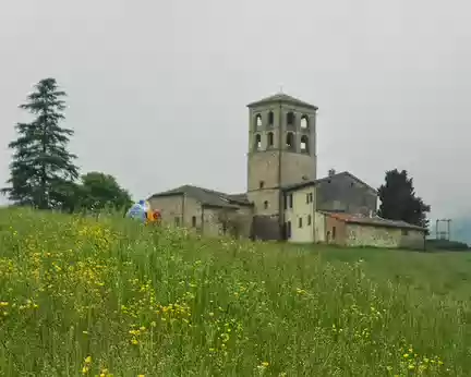 231-Via Francigena en Toscane - 20 avr. - 5 mai 14 054 Eglise de Bardone (alt. 390 m)